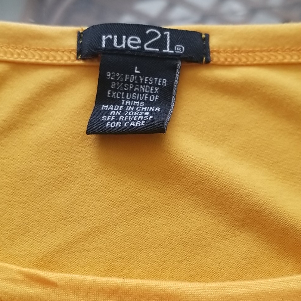 Cropped top - Picture 3 of 4